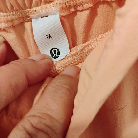 Lululemon High Rise Water Repellent Rufflel Waist Cropped Pant - Picture 6 of 9